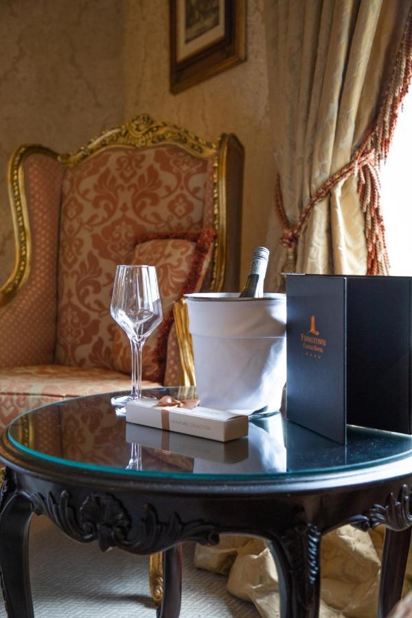 Finnstown Castle Hotel Лукан Екстер'єр фото