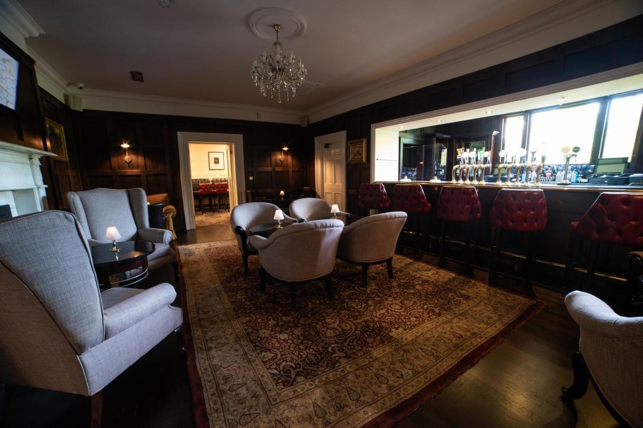 Finnstown Castle Hotel Лукан Екстер'єр фото