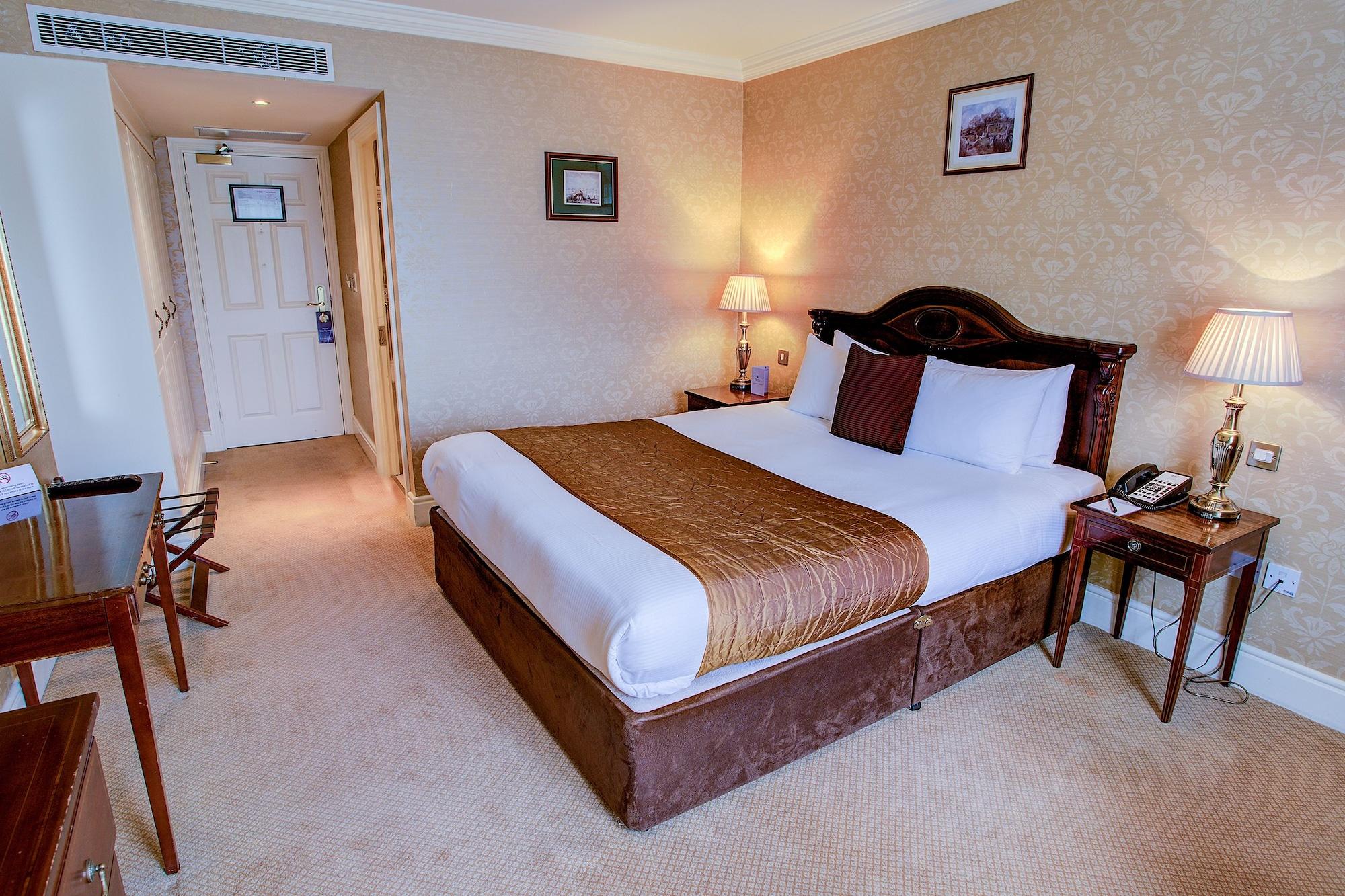 Finnstown Castle Hotel Лукан Екстер'єр фото