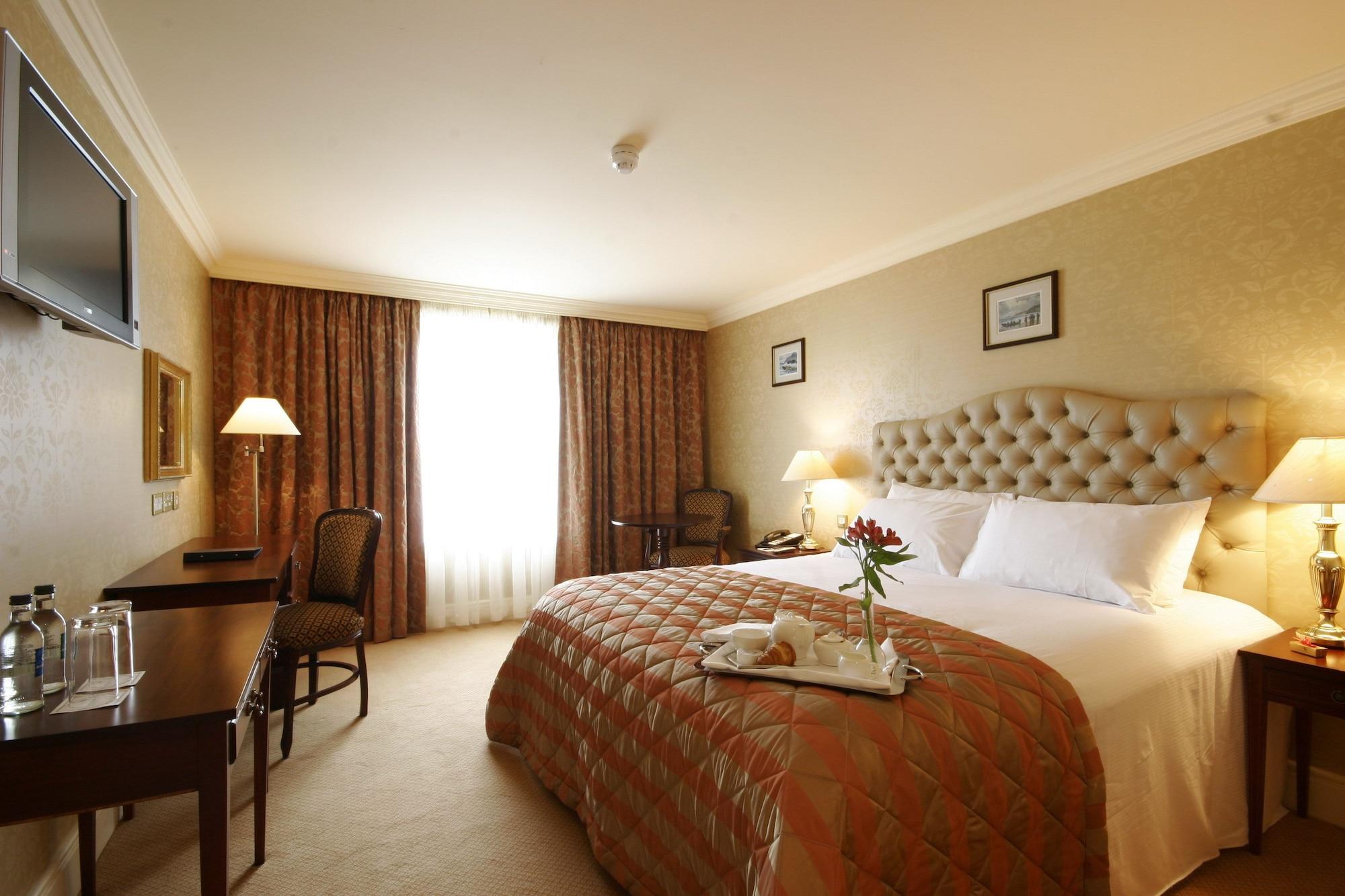 Finnstown Castle Hotel Лукан Екстер'єр фото