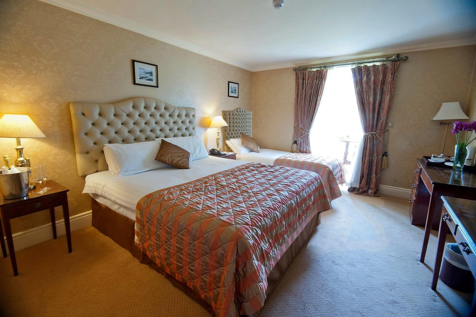 Finnstown Castle Hotel Лукан Екстер'єр фото
