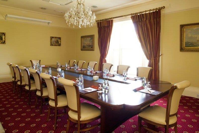 Finnstown Castle Hotel Лукан Бізнес фото