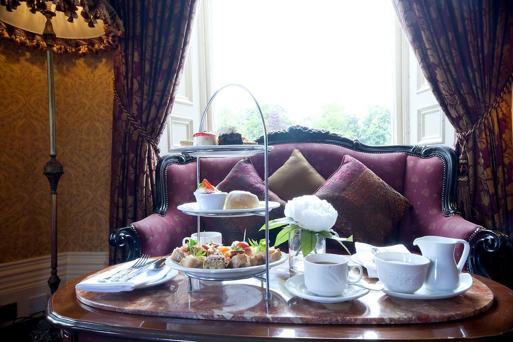 Finnstown Castle Hotel Лукан Екстер'єр фото